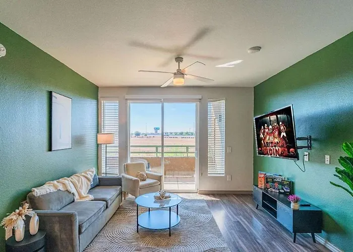 Cozy Near Stadium With Balcony-pool-gym-parking *