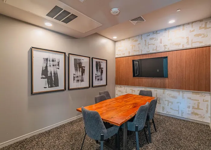Apartment Cozy Near Stadium With Balcony-pool-gym-parking