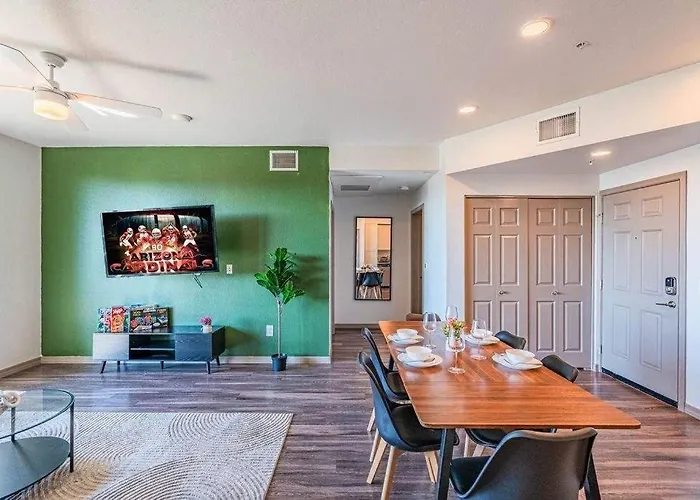 Apartment Cozy Near Stadium With Balcony-pool-gym-parking