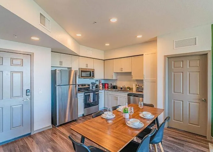 Apartment Cozy Near Stadium With Balcony-pool-gym-parking