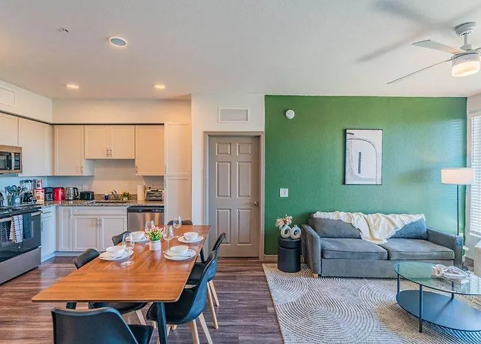 Apartment Cozy Near Stadium With Balcony-pool-gym-parking *