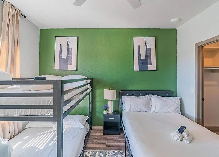 Apartment Cozy Near Stadium With Balcony-pool-gym-parking *