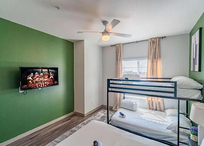 Apartment Cozy Near Stadium With Balcony-pool-gym-parking