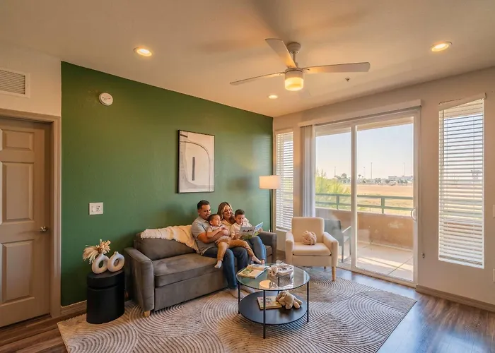 Apartment Cozy Near Stadium With Balcony-pool-gym-parking *